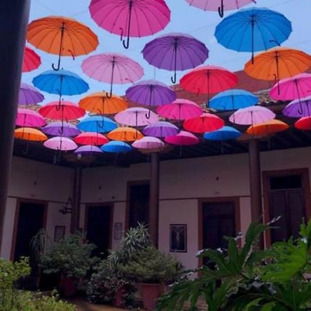 Hotel Villa De Flores Uruapan  Kültér fotó