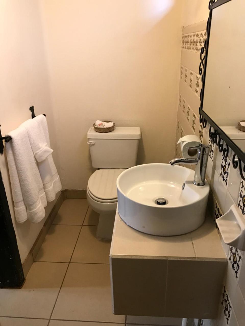 Hotel Villa De Flores Uruapan  Kültér fotó