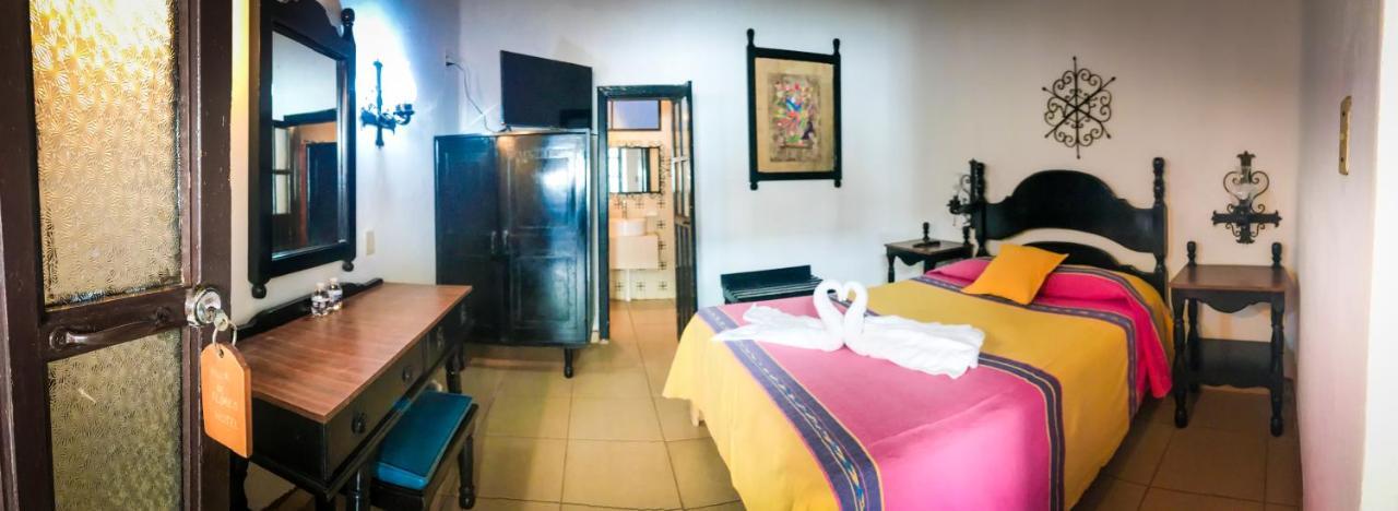 Hotel Villa De Flores Uruapan  Kültér fotó