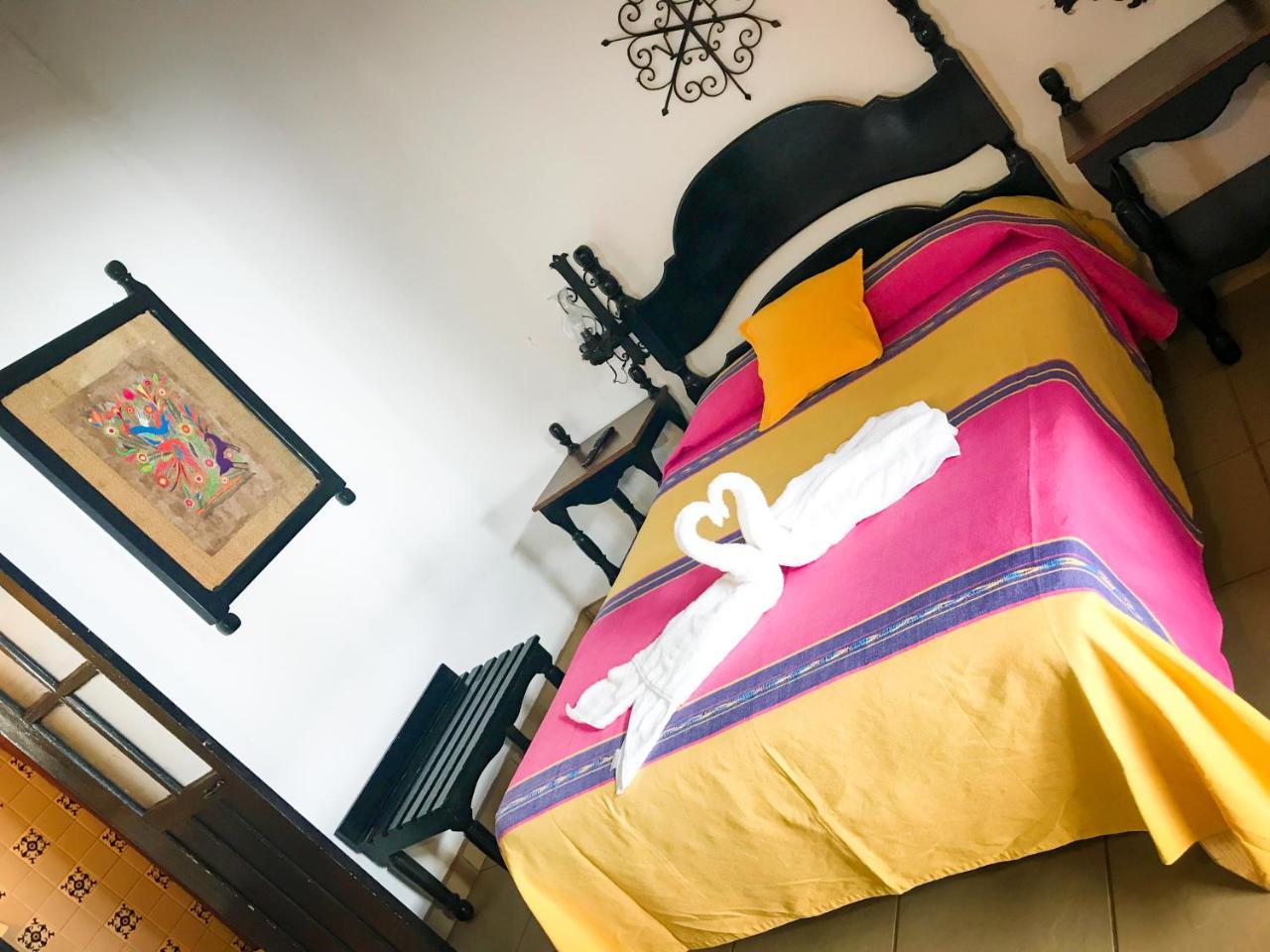 Hotel Villa De Flores Uruapan  Kültér fotó