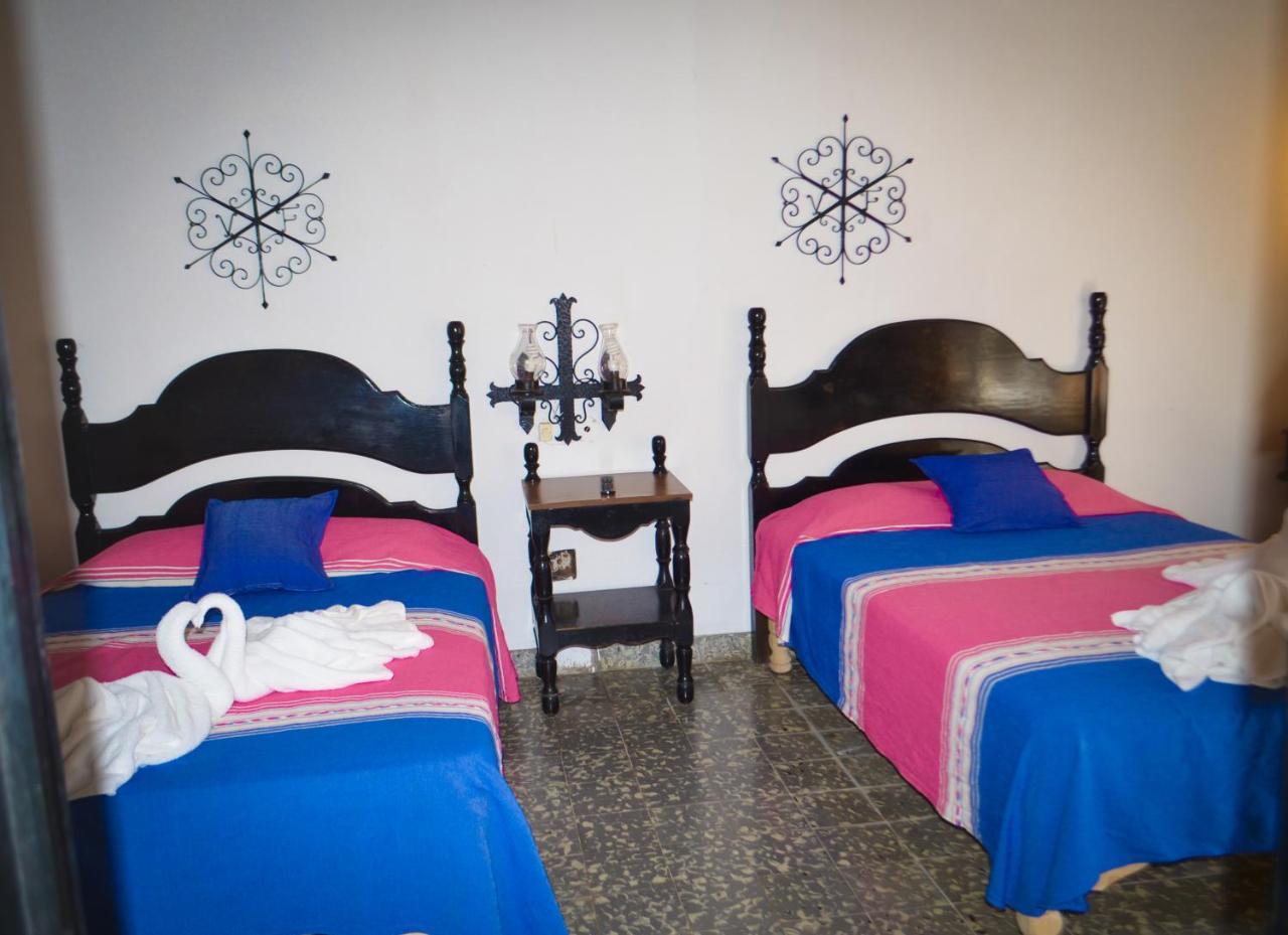 Hotel Villa De Flores Uruapan  Kültér fotó