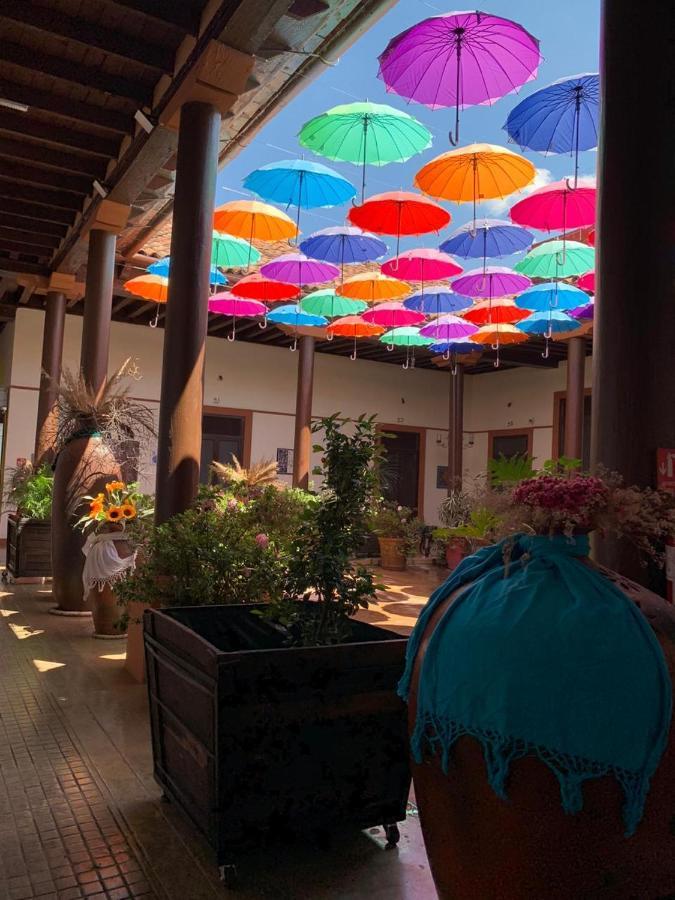Hotel Villa De Flores Uruapan  Kültér fotó