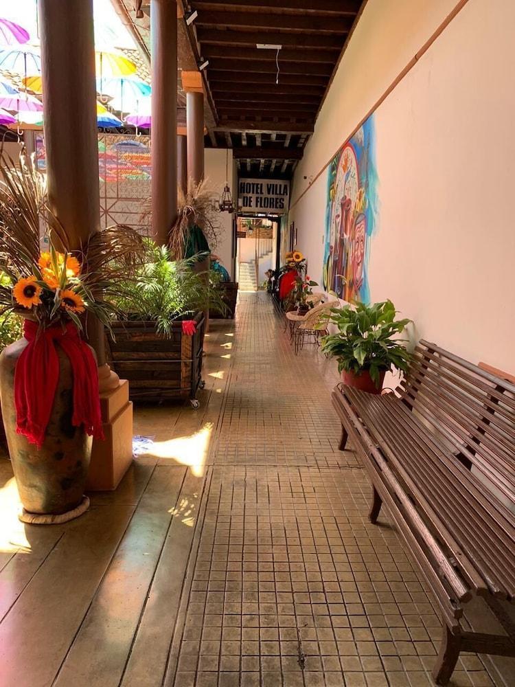 Hotel Villa De Flores Uruapan  Kültér fotó